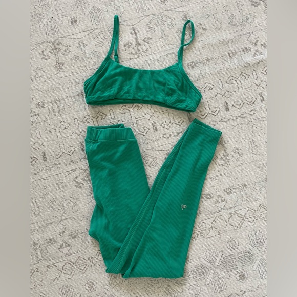 ALO Yoga Pants - Alo legging and bra set